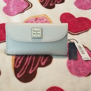 Dooney and bourke wallet